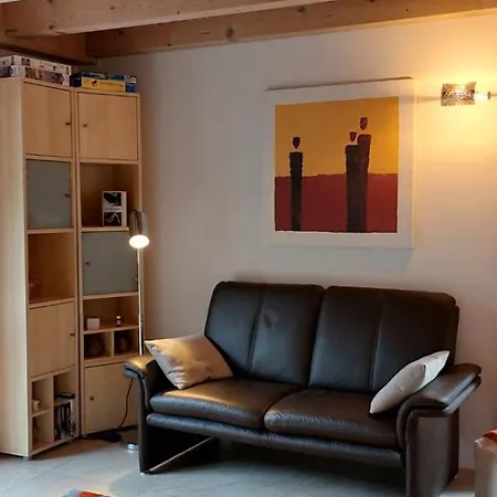 Appartement Carrera - Mit Traumgarten Valendas