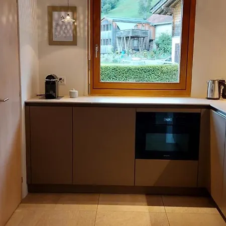 Apartment Carrera - Mit Traumgarten Valendas